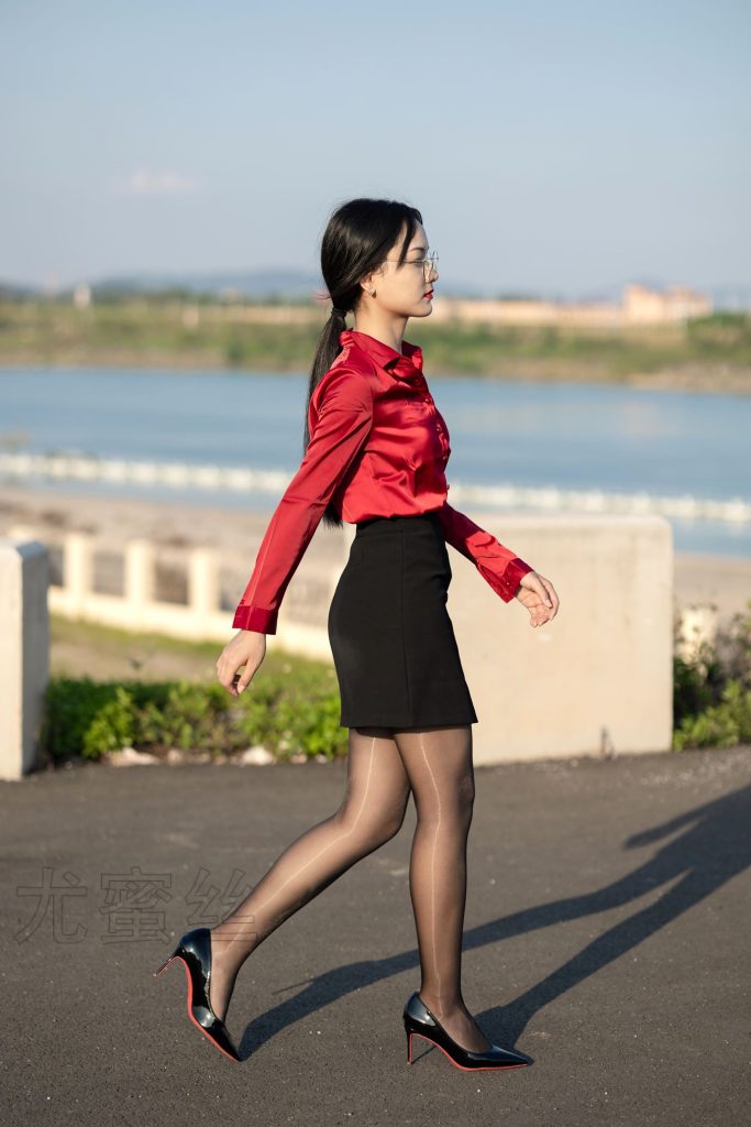 尤蜜丝摄影作品 NO.080 穿搭推广展示图集[87P/768MB]-无料摄影圈