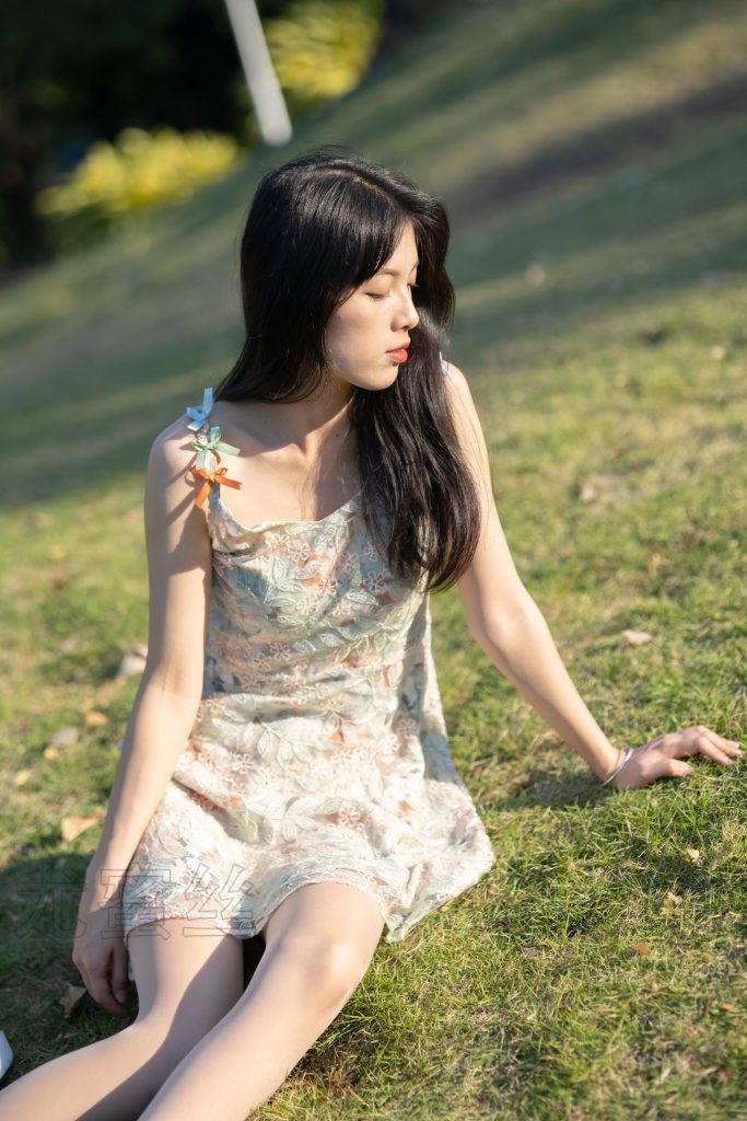 尤蜜丝摄影作品 NO.087 穿搭推广展示图集[101P/1V/976MB]插图3