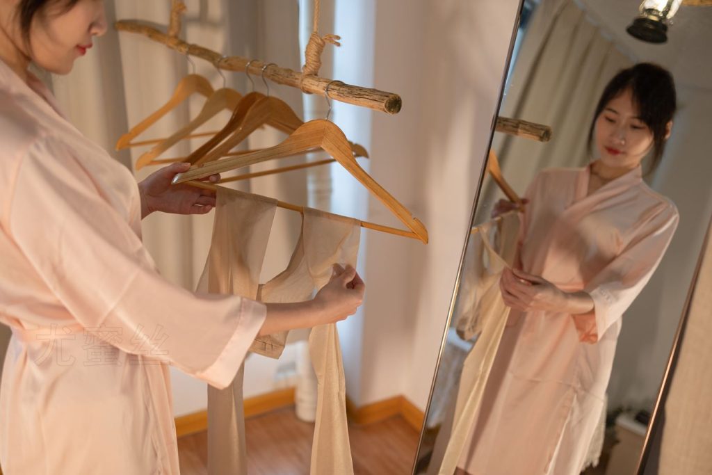 尤蜜丝摄影作品 NO.102 穿搭推广展示图集[92P/1V/957MB]插图1