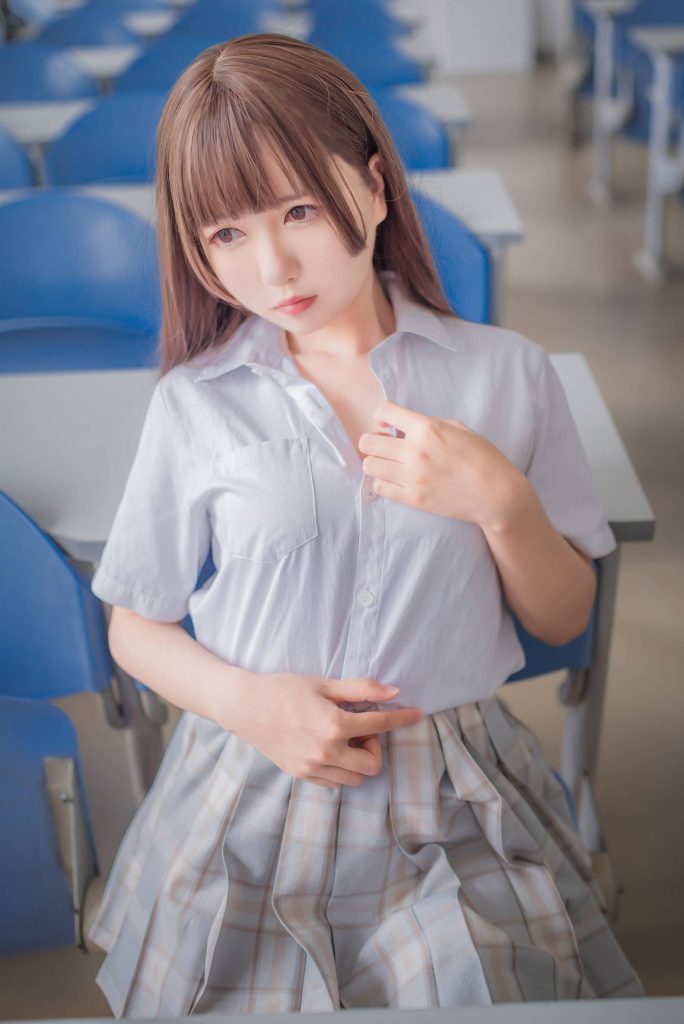 白金Saki写真 002 制服黑丝 [24P/217MB]插图3