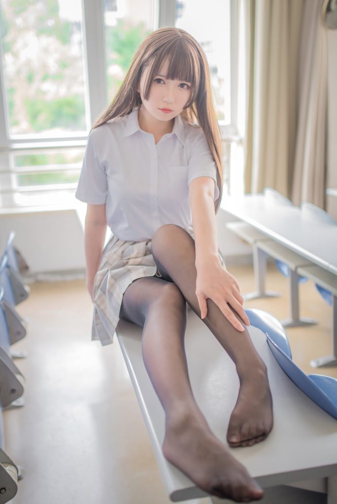 白金Saki写真 002 制服黑丝 [24P/217MB]-无料摄影圈