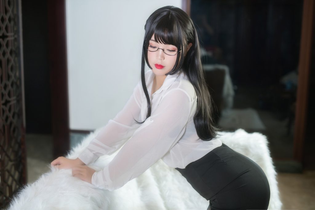 萌系小姐姐-白烨 052 &耶米西奶露 – 家庭教师 [67P/116MB]插图3