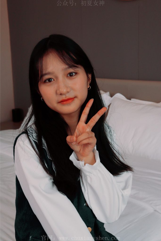 初夏女神 NO.005 沙沙 牛仔M码长裙搭小黑皮鞋[112P/1V/5.25GB]插图1