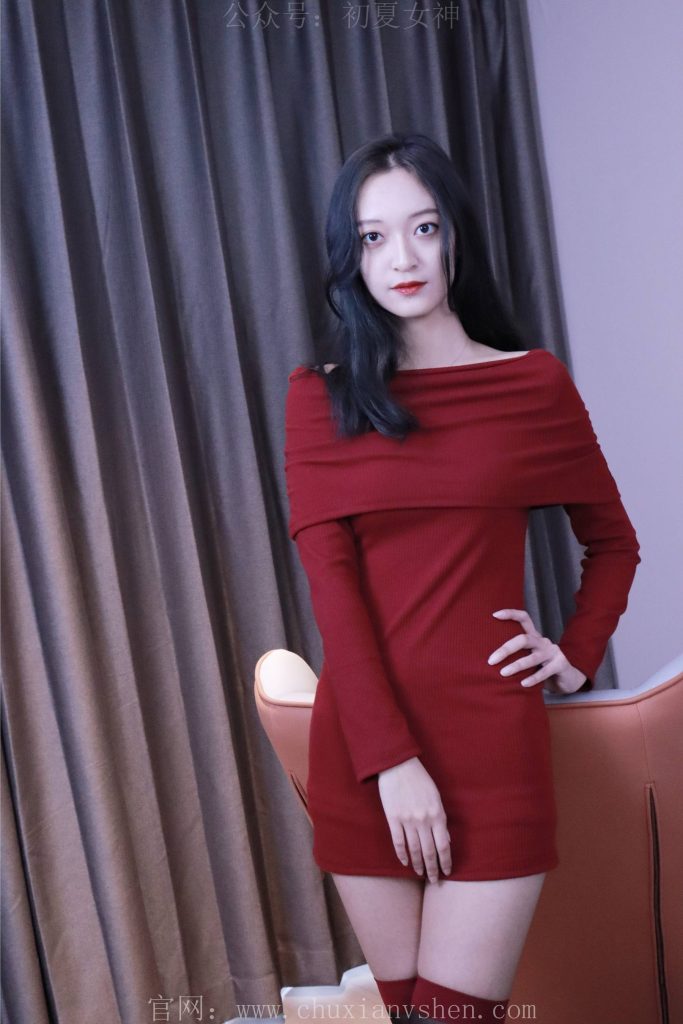 初夏女神 NO.006 依依 M码酒红连衣裙搭黑色长靴[140P/1V/6.76GB]插图3