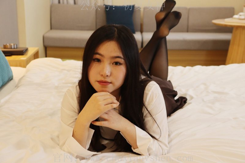 初夏女神 NO.007 水吉 咖啡JK四件套搭配小黑皮鞋[85P/1V/3.33GB]-无料摄影圈