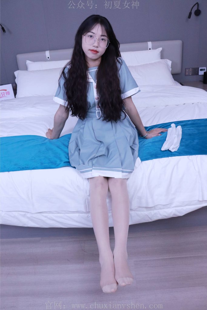 初夏女神 NO.008 雪糕 浅蓝色JK裙搭配小白鞋[135P/1V/4.29GB]插图2