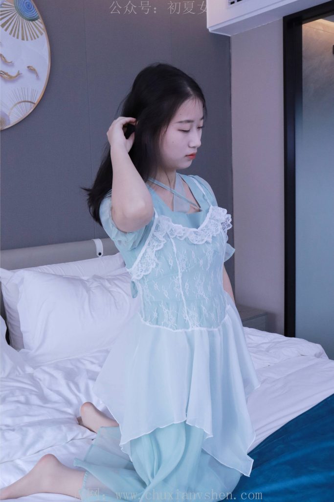 初夏女神 NO.009 念念 绿野仙踪M码连衣裙搭回力球鞋[120P/1V/5.53GB]插图3