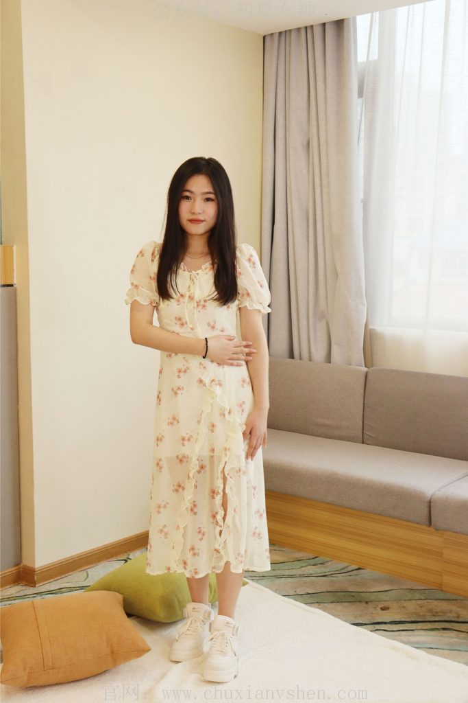 初夏女神 NO.011 水吉 2023款春季S码连衣裙搭错了鞋[90P/1V/5.61GB]插图1