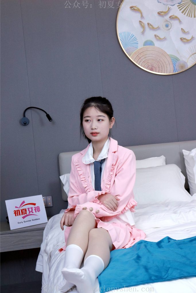 初夏女神 NO.012 念念 S码粉色JK套搭配36码小白鞋[113P/1V/5.41GB]-无料摄影圈
