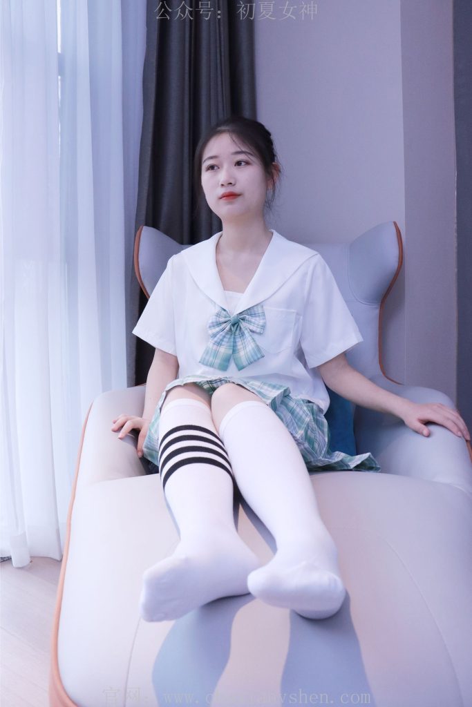 初夏女神 NO.013 念念 常规S码绿色JK套搭配小白鞋[126P/1V/5.82GB]插图1