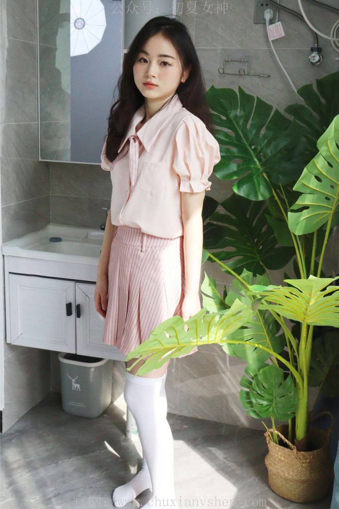 初夏女神 NO.015 十一 粉色S码休闲JK搭白色高跟鞋[97P/1V/6.40GB]插图1