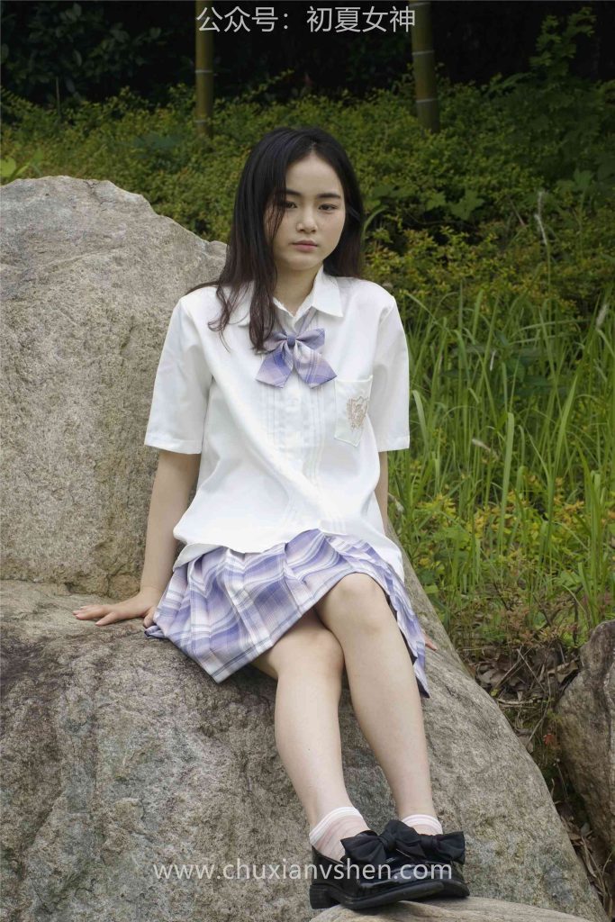 初夏女神 NO.025 十一 周末丛林 JK套搭配的袜子遭嫌弃[153P/1V/6.08GB]插图1