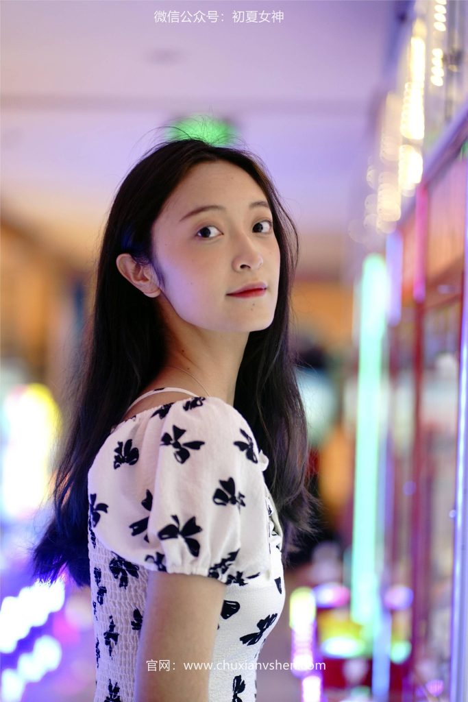 初夏女神 NO.030 依依 邻家女孩-商场篇[88P/1V/3.83GB]插图2
