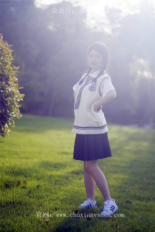 初夏女神 NO.039 念念 春秋JK套搭配三叶草贝壳头鞋[115P/1V/4.92GB]-无料摄影圈