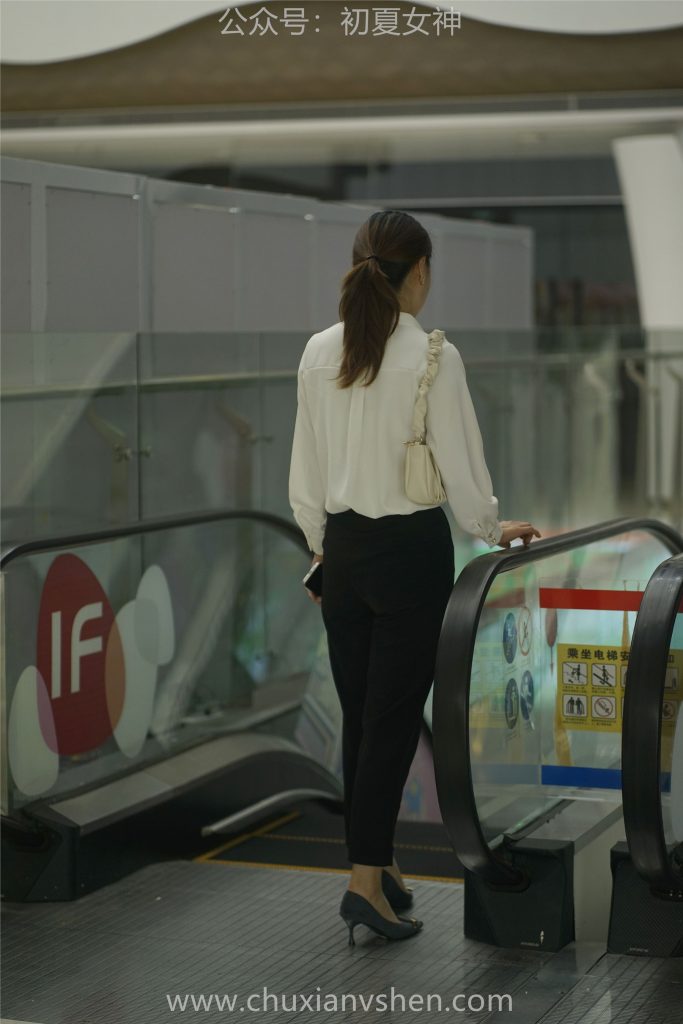 初夏女神 NO.042 小悦悦 职场小白[129P/1V/5.48GB]插图2