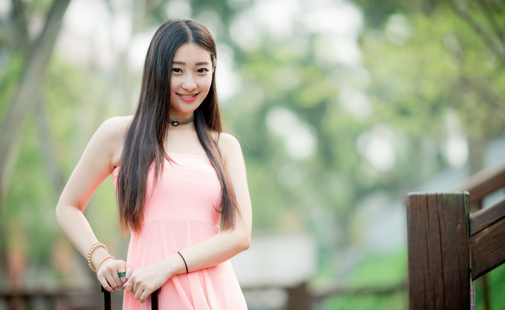 精选街拍摄影 No.107 吳采婕 吊帶連衣短裙高跟美腿 [32P/117M]插图2