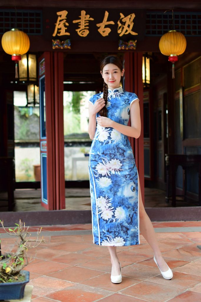 精选街拍摄影 No.115 美元 高衩長旗袍白高跟美腿 [165P/189M]插图1