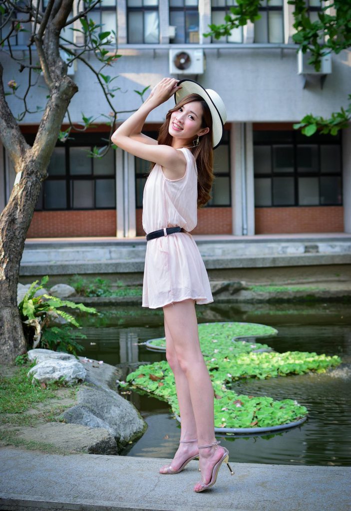 精选街拍摄影 No.117 張筠 連衣裙涼高美腿 [30P/101M]插图1