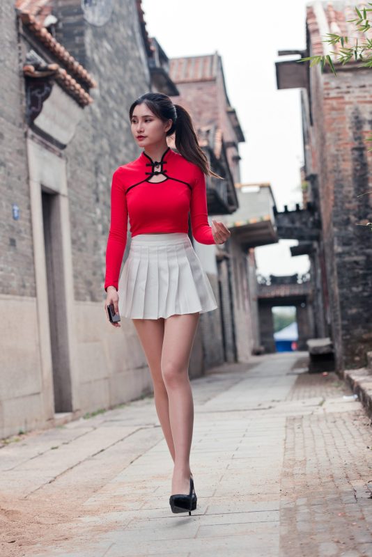 精选街拍摄影 No.174 红衣白裙极品丝足美女春光闹古村 1 [100P/71M]-无料摄影圈