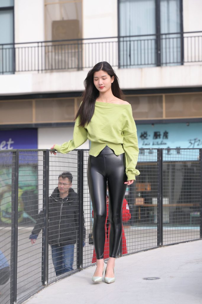 精选街拍摄影 No.193 皮裤-绿衣女孩 5 [107P/115M]插图1