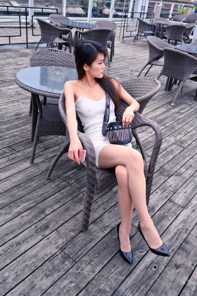 精选街拍摄影 No.213 白色吊带肉丝美女畅游琶醍轻轨 1 [97P/89M]插图3