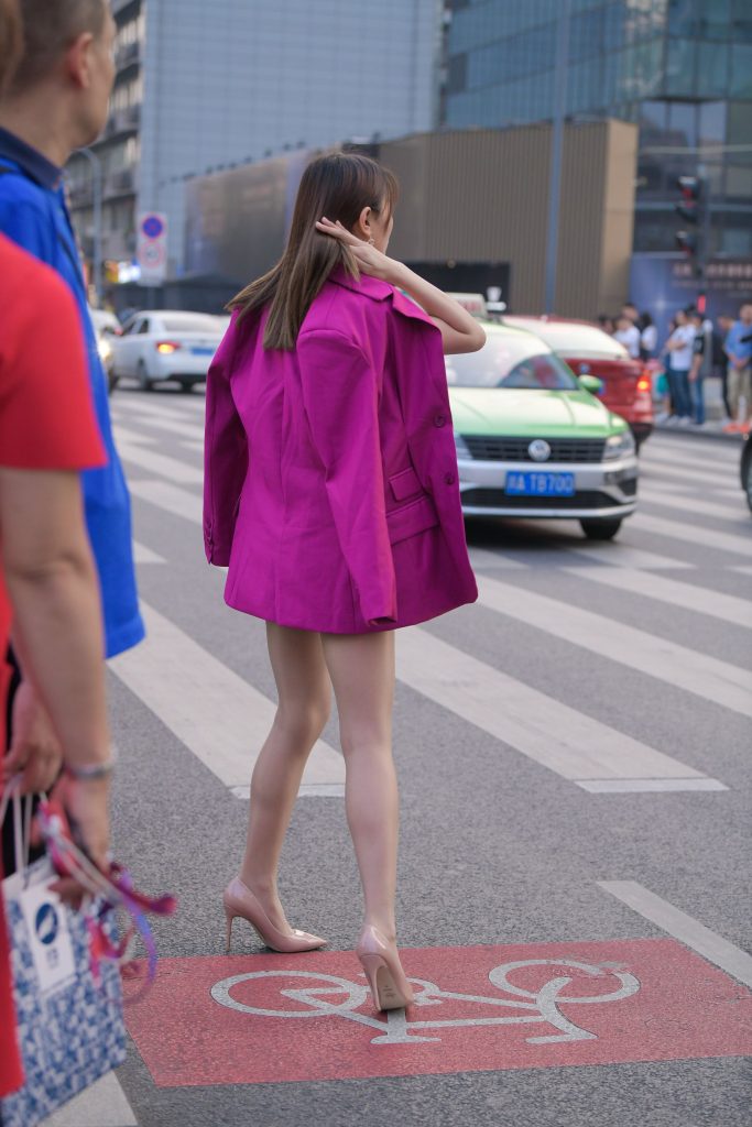 精选街拍摄影 No.228 漂亮的油亮丝袜长腿小姐姐 6 [111P/89M]插图3