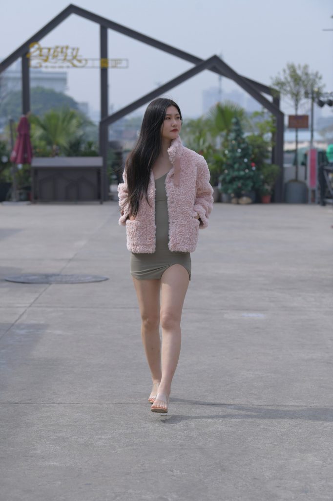 精选街拍摄影 No.239 时尚靓丽的嫩白美腿（一） [100P/108M]插图3