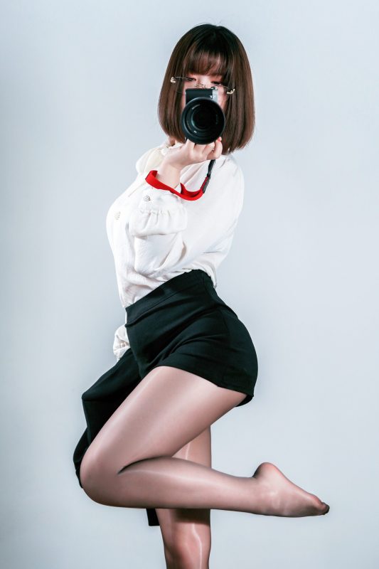 半半子 NO.053 – 黑丝OL[28P/2V/141MB]-无料摄影圈