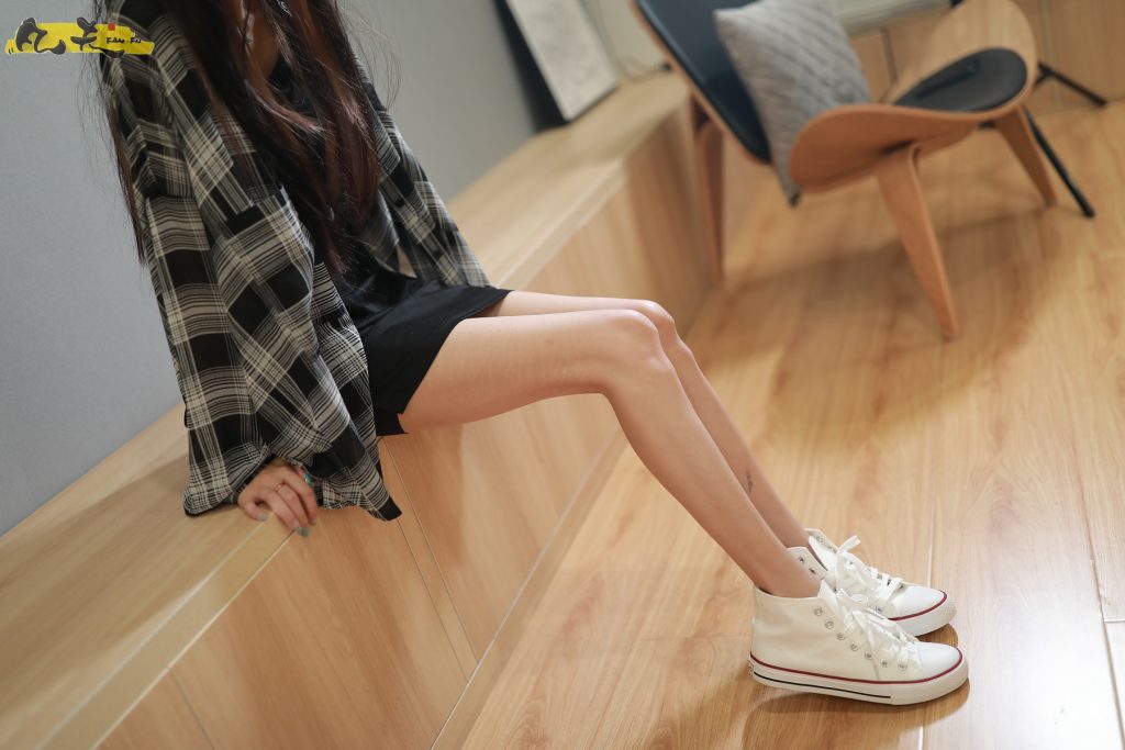 凡夫摄影 NO.0009 – 依茜 高帮帆布鞋黑色棉袜[243P/1V/4.02GB]插图3