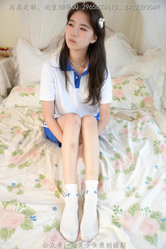 [觅芙少女]NO.136期 依依-还有半年就不是穿校服的年纪了[127P/1V/1.69GB]插图3