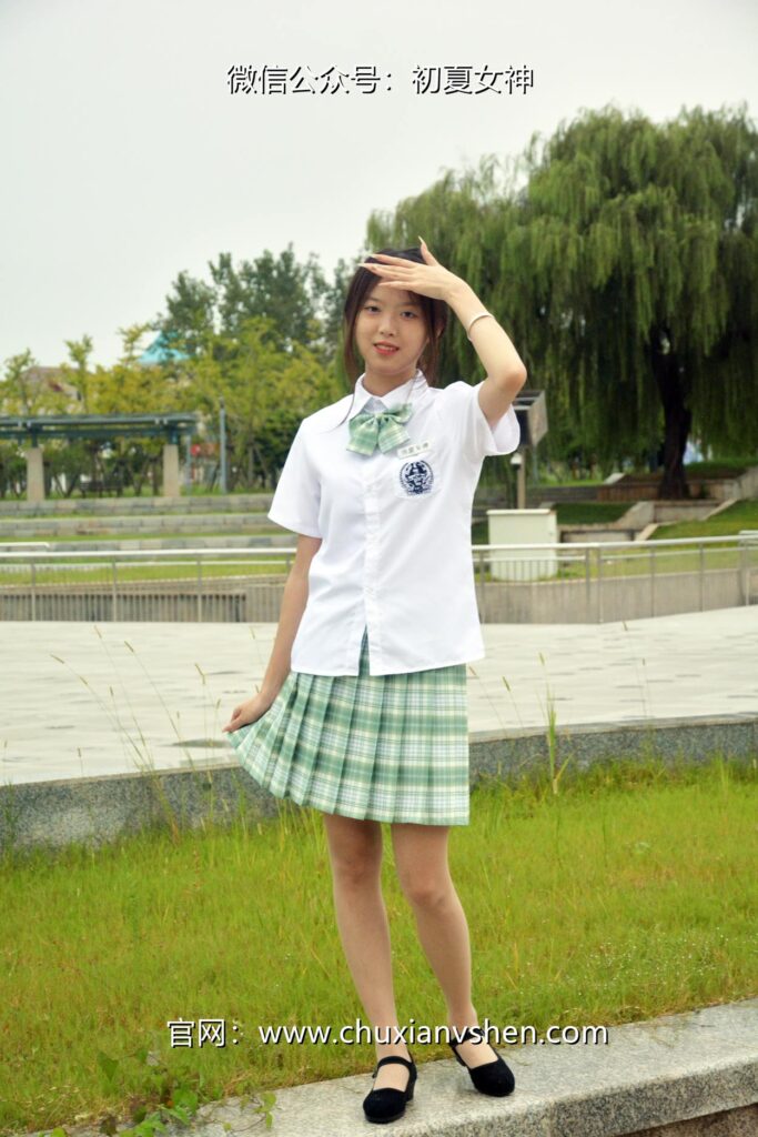 初夏女神 NO.074 情情 绿色JK套[72P/1V/5.02GB]插图2