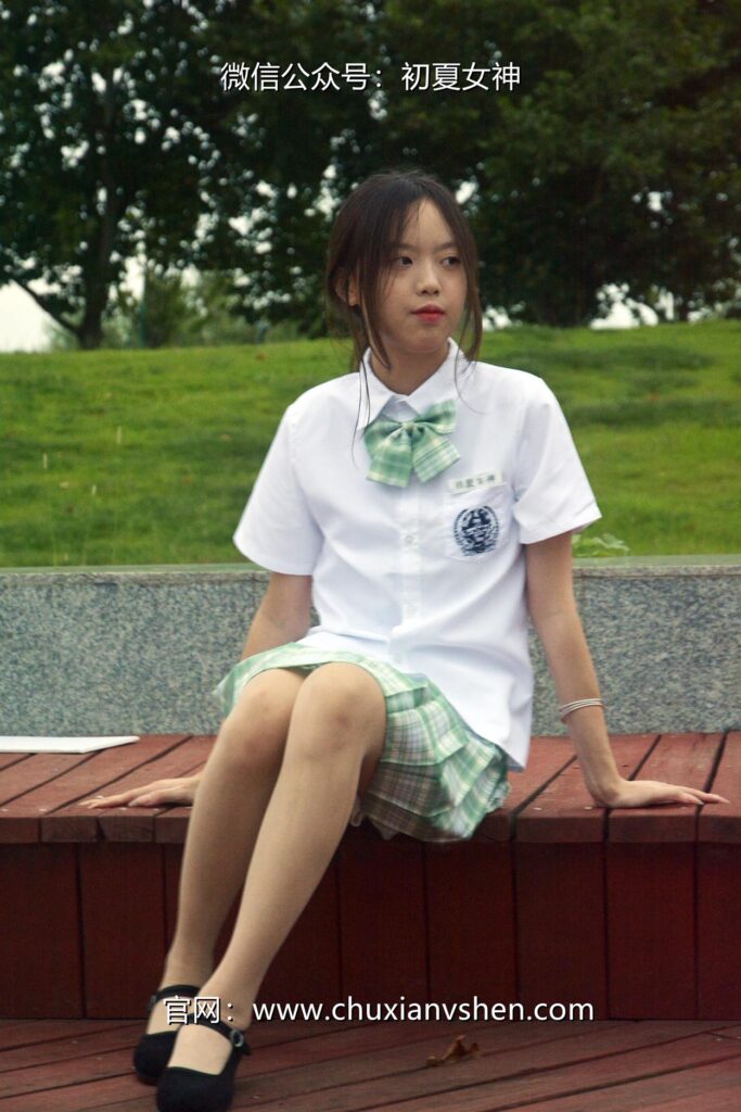 初夏女神 NO.074 情情 绿色JK套[72P/1V/5.02GB]插图3