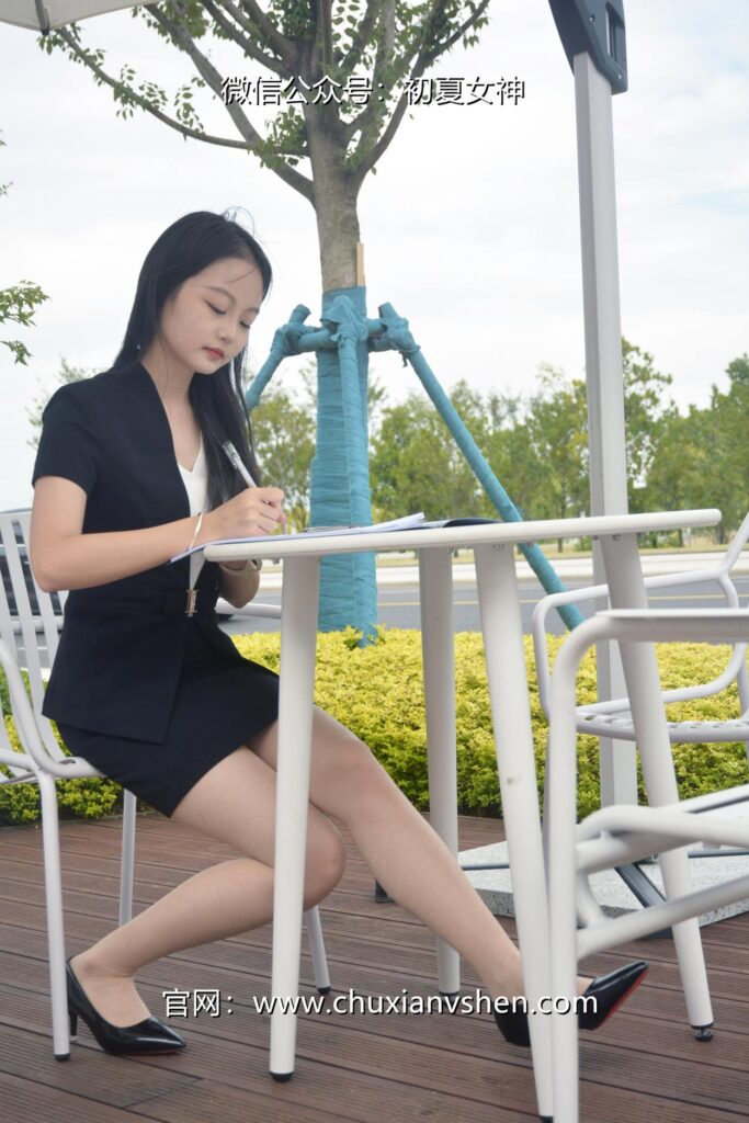 初夏女神 NO.075 双双 售楼兼职[160P/1V/5.44GB]插图3