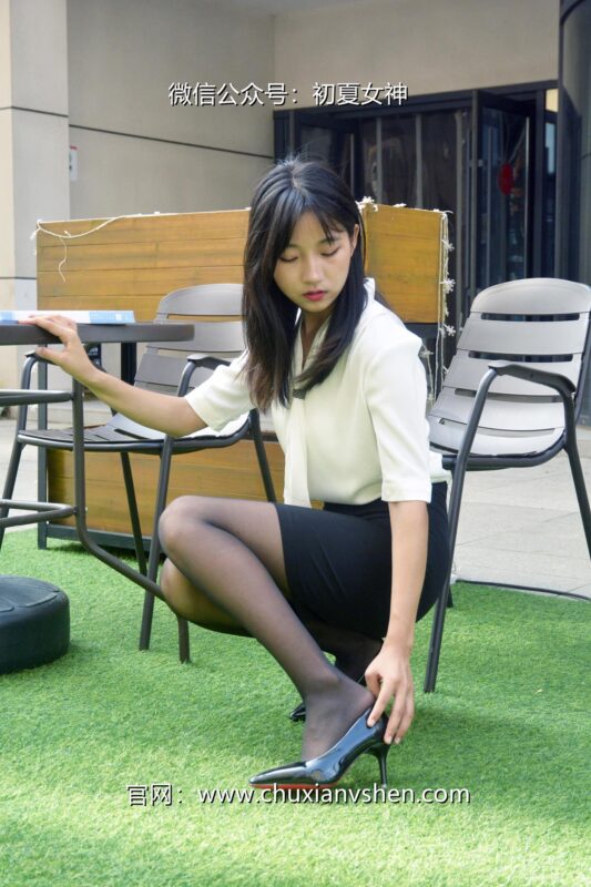 初夏女神 NO.085 点点 黑白正装[140P/1V/5.48GB]-无料摄影圈