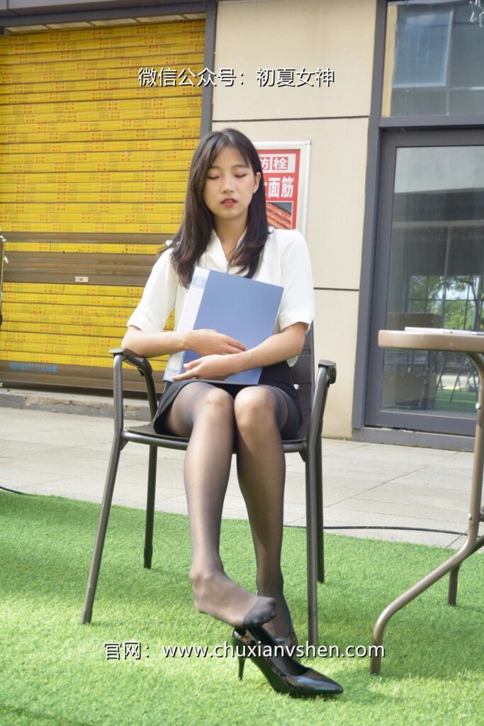 初夏女神 NO.085 点点 黑白正装[140P/1V/5.48GB]插图3