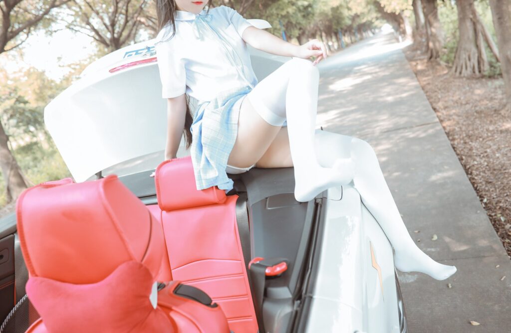 不呆猫 NO.012 – 白丝过膝袜[21P/12V/209MB]插图1