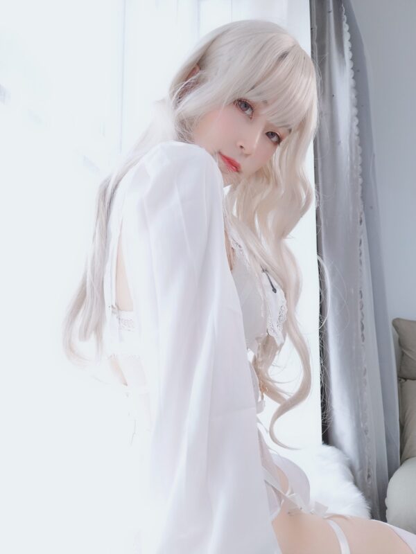 Coser小姐姐白银_NO.018 纯白圣女 [56P/6V/264MB]-无料摄影圈