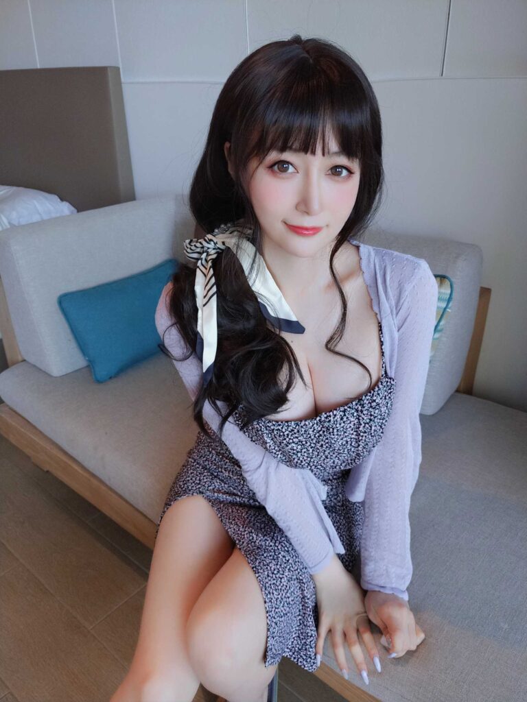 Coser小姐姐白银 051 居家碎花裙 [13P/38MB]插图3