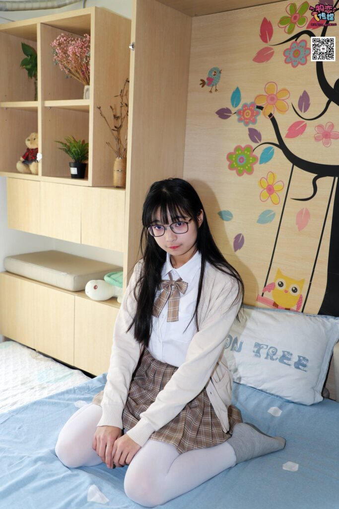 物恋传媒 NO.005 JK制服高中小姐姐，棉袜加丝袜[163P/663MB]插图1