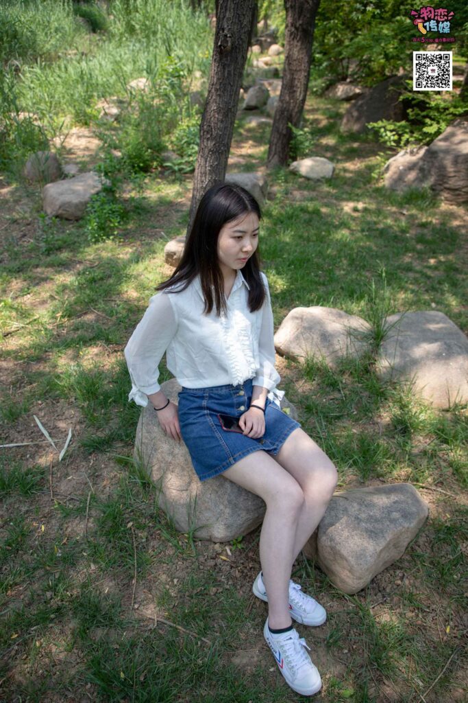 物恋传媒 No.009 纯纯的邻家小妹哦，小白鞋下藏着什么样的棉袜呢 [187P/1.26GB]插图2