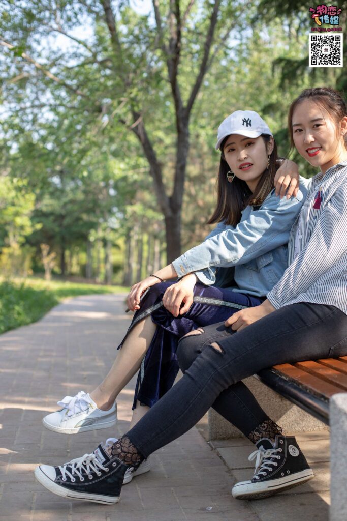 [物恋传媒] NO.010 纯的闺蜜情，纯纯的鞋子与棉袜 [209P/1.26GB]插图3