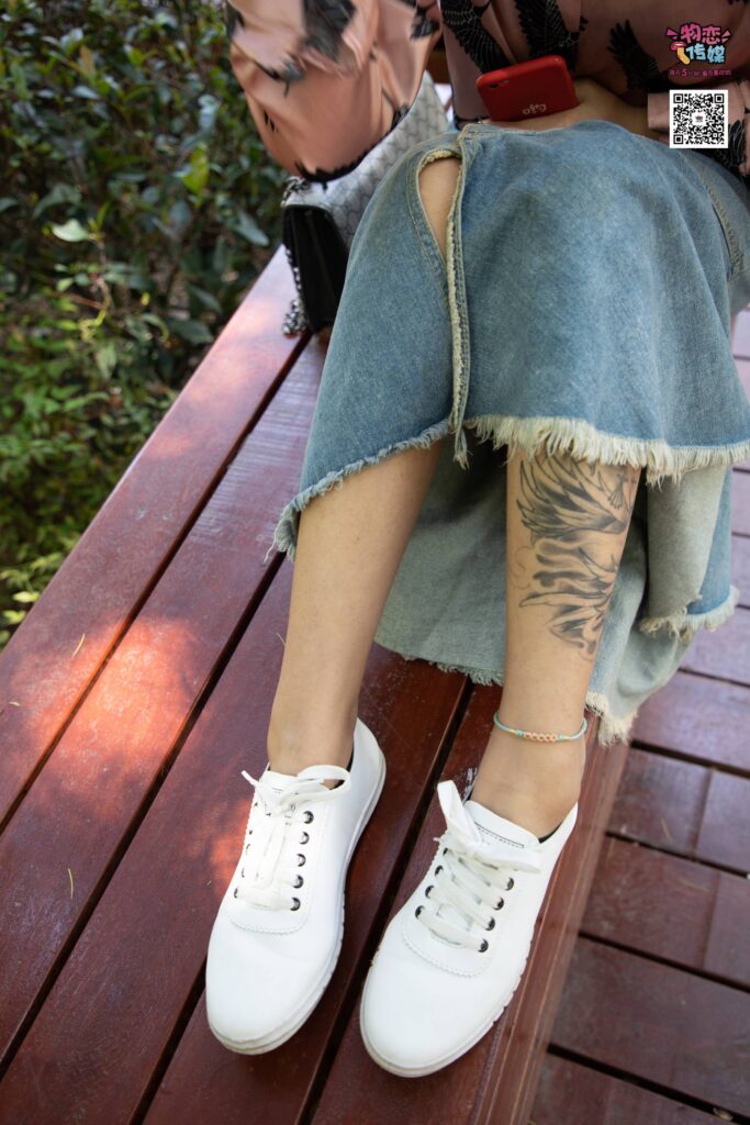 物恋传媒 No.011 纯纯的邻家小妹,小白鞋搭配黑色船袜,清凉一夏 [187P/1.02GB]插图3