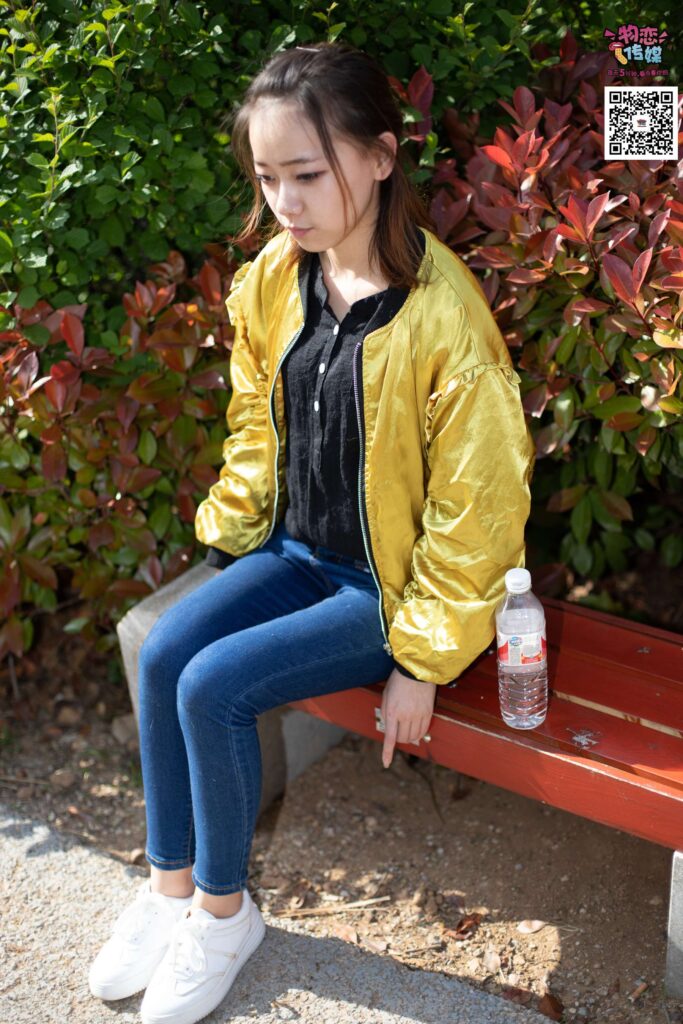 物恋传媒 No.012 娇小型小萝莉哦,猜猜我多大呢,小白板鞋搭配粉色棉袜 [124P/861MB]插图1