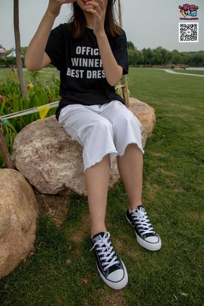 物恋传媒 No.021 夏日么么茶,清新棉袜配黑色帆布鞋 [223P/1V/3.14GB]插图3