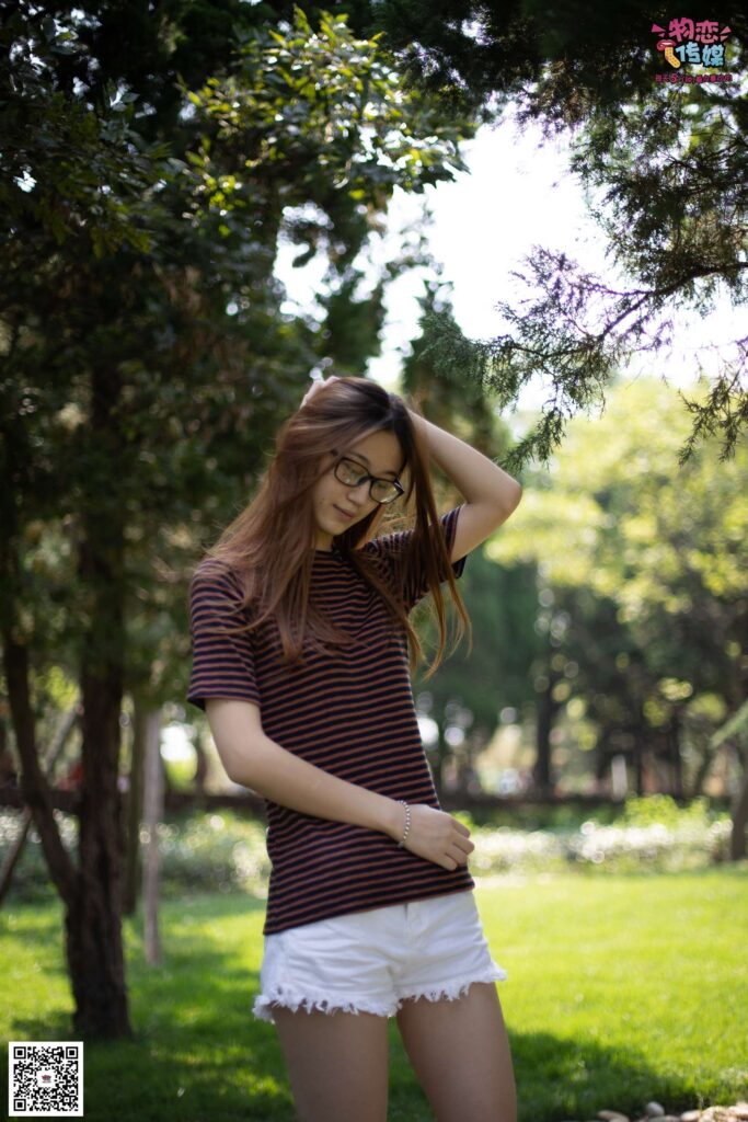 物恋传媒 No.023 腿长即正义！清纯长腿小姐姐帆布鞋配短棉袜 [235P/1V/2.68GB]插图1