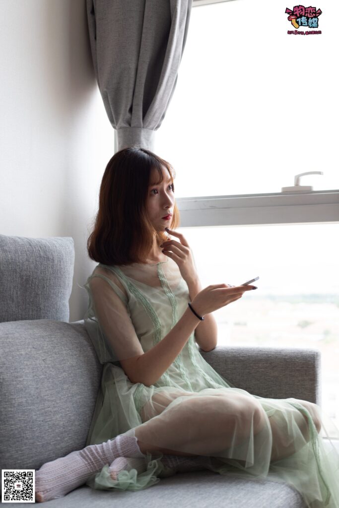 勿恋传媒 No.025 密桃成熟时,嫩绿纱裙搭配白色蕾SI袜,青涩又撩人 [211P/1V/2.29GB]插图1