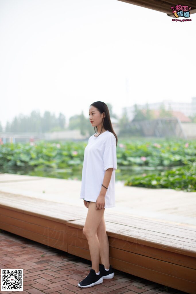 物恋传媒 No.032 清水出芙蓉,天然去雕饰,黑色跑鞋配纯纯白棉袜 [178P/1V/1.03GB]插图1
