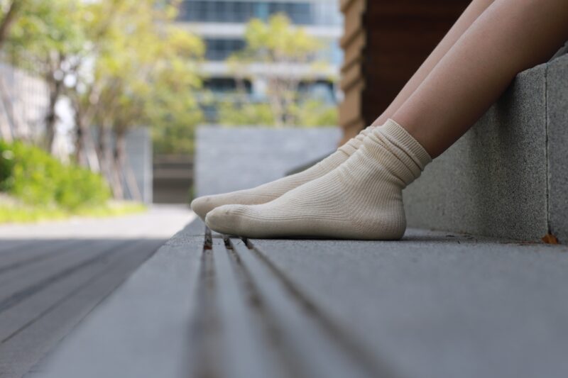 勿恋传媒 No.050 待我长发及腰,只为你的微笑,灰色NB配浅黄棉袜 [145P/1V/1.55GB]-无料摄影圈