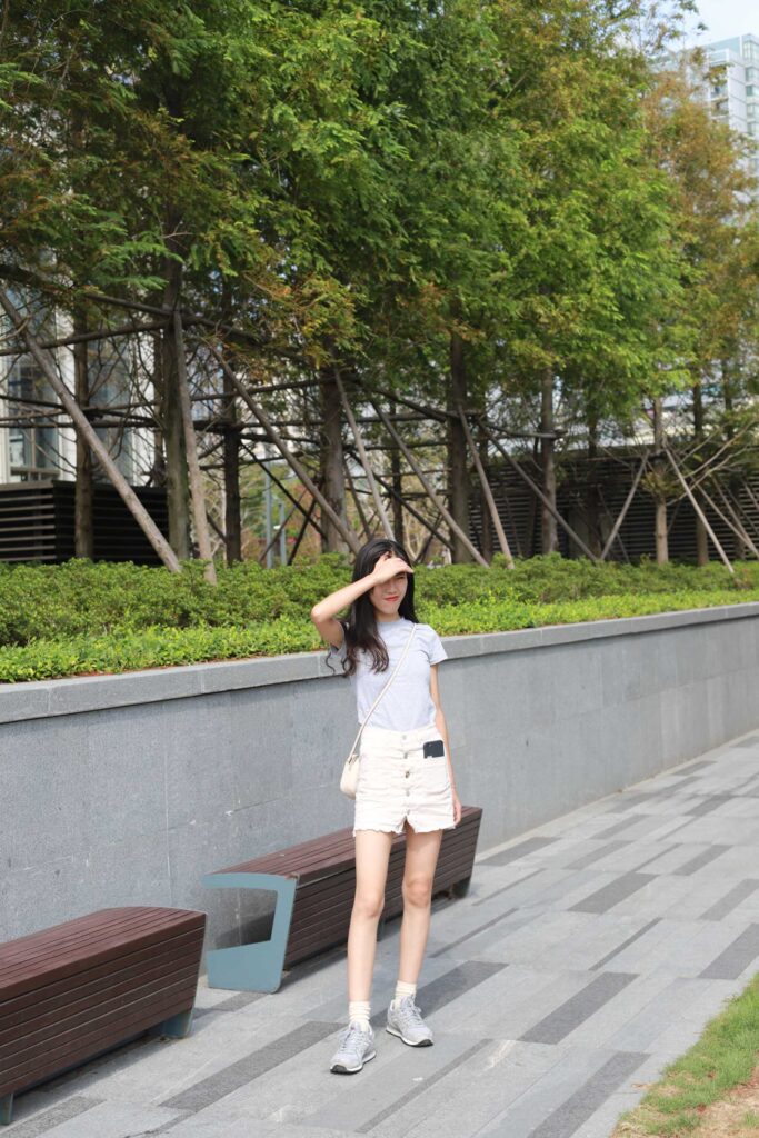 勿恋传媒 No.050 待我长发及腰,只为你的微笑,灰色NB配浅黄棉袜 [145P/1V/1.55GB]插图1