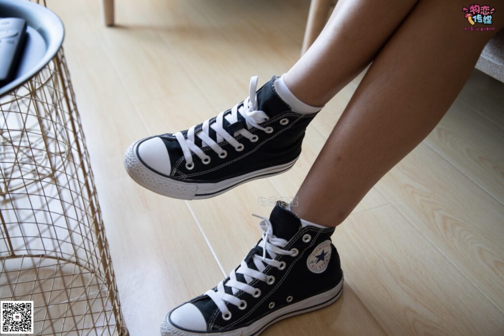 物恋传媒 No.060 匡威,永恒不灭的原创力,配白色棉袜,经典 [119P/1V/1.02GB]插图2